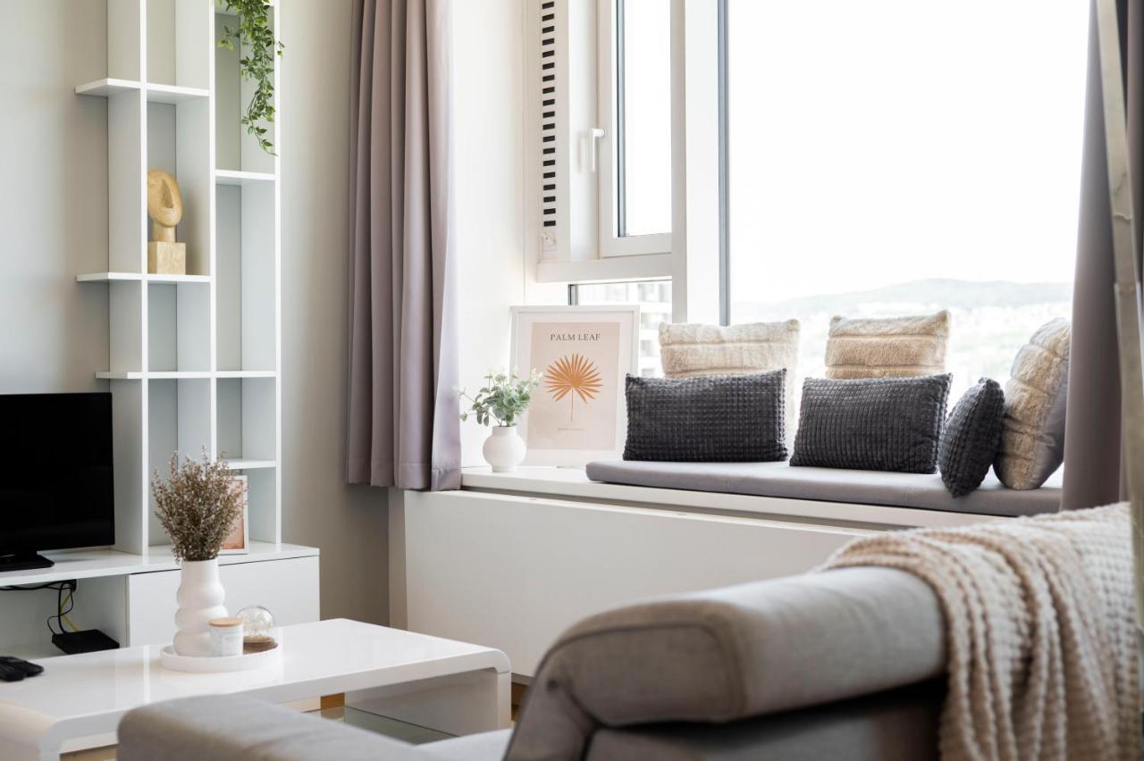 Appartamento Luxury 1Bdrm On The 28Th Floor Bratislava Esterno foto