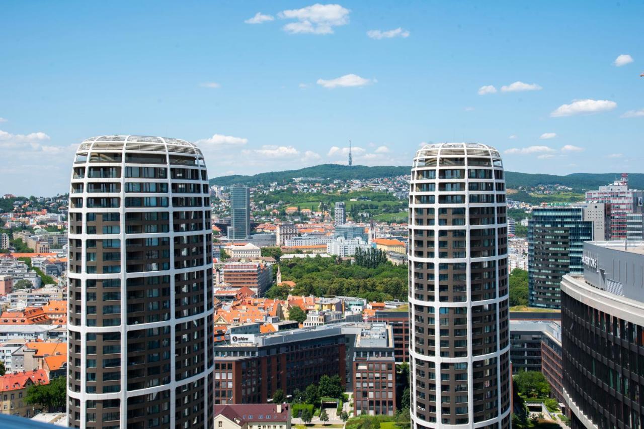 Appartamento Luxury 1Bdrm On The 28Th Floor Bratislava Esterno foto