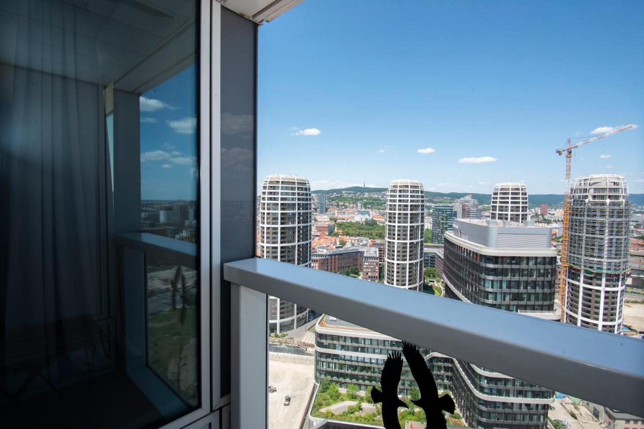 Appartamento Luxury 1Bdrm On The 28Th Floor Bratislava Esterno foto