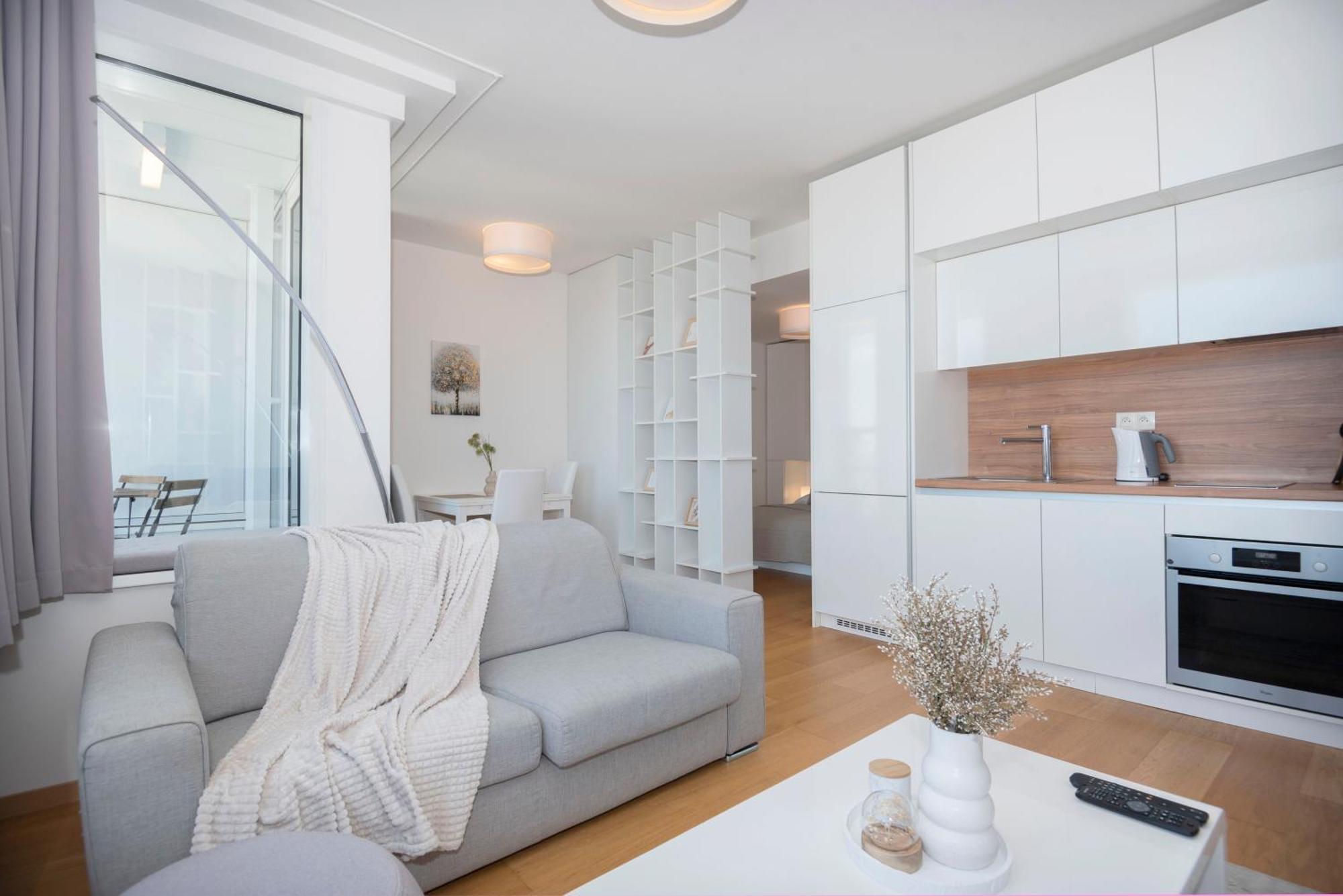 Appartamento Luxury 1Bdrm On The 28Th Floor Bratislava Esterno foto