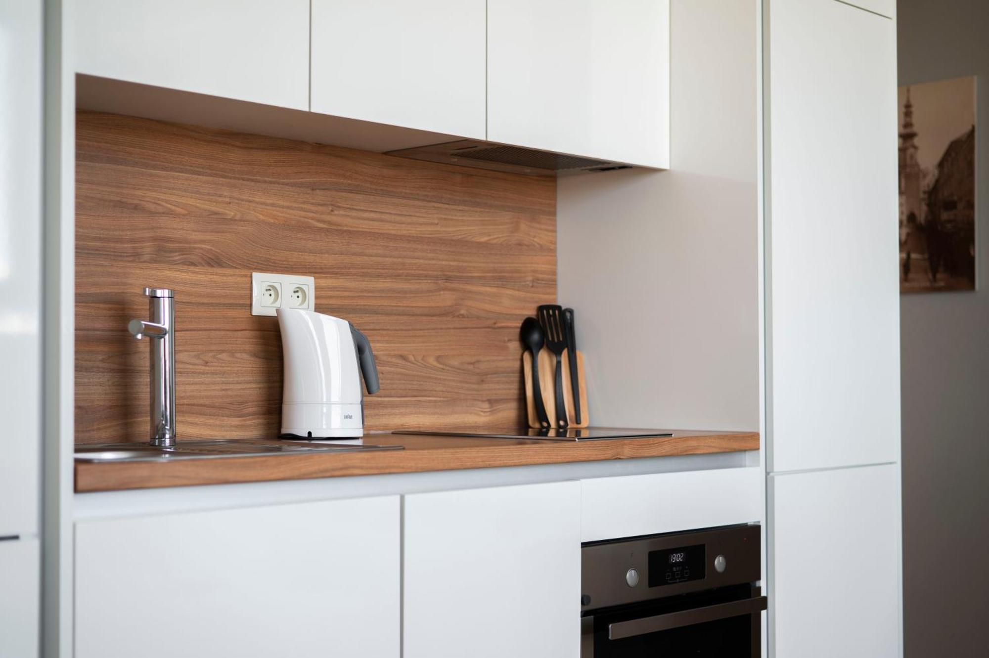 Appartamento Luxury 1Bdrm On The 28Th Floor Bratislava Esterno foto