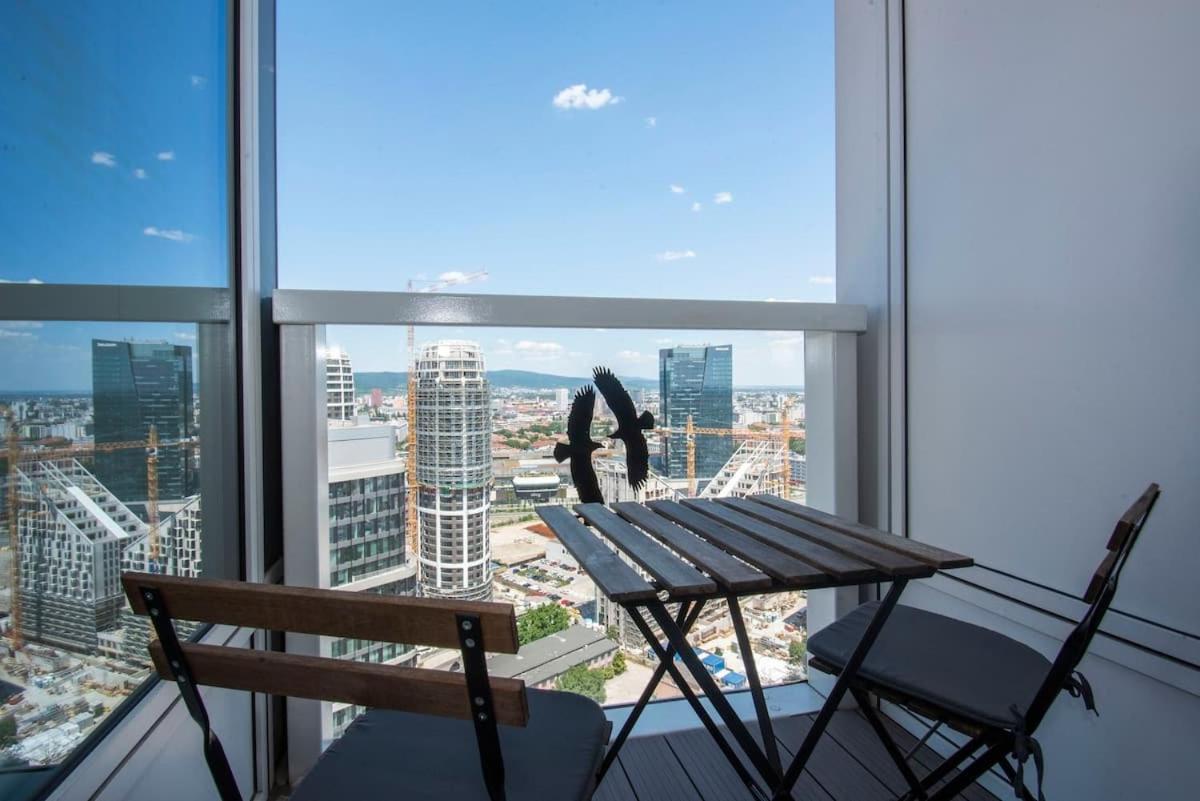Appartamento Luxury 1Bdrm On The 28Th Floor Bratislava Esterno foto
