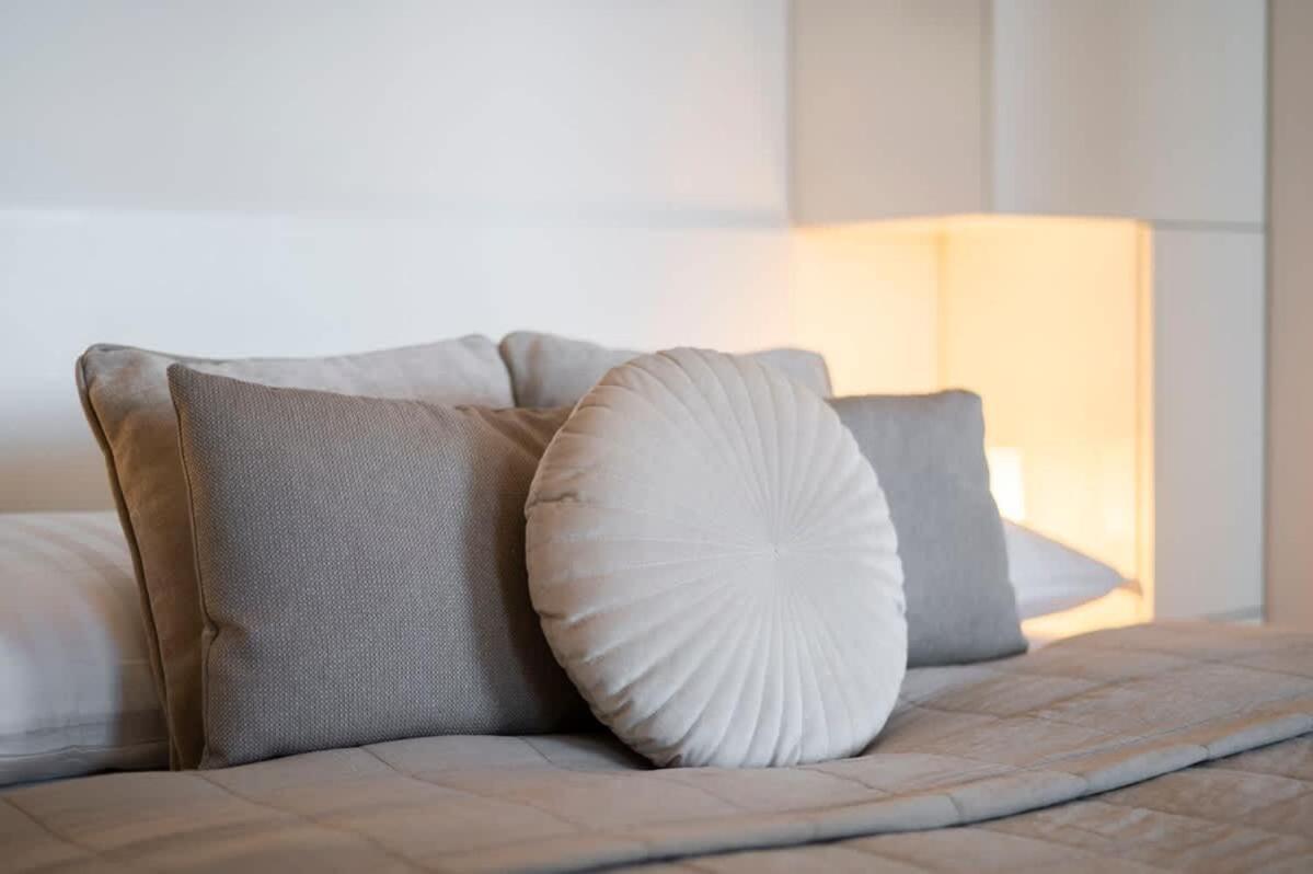 Appartamento Luxury 1Bdrm On The 28Th Floor Bratislava Esterno foto